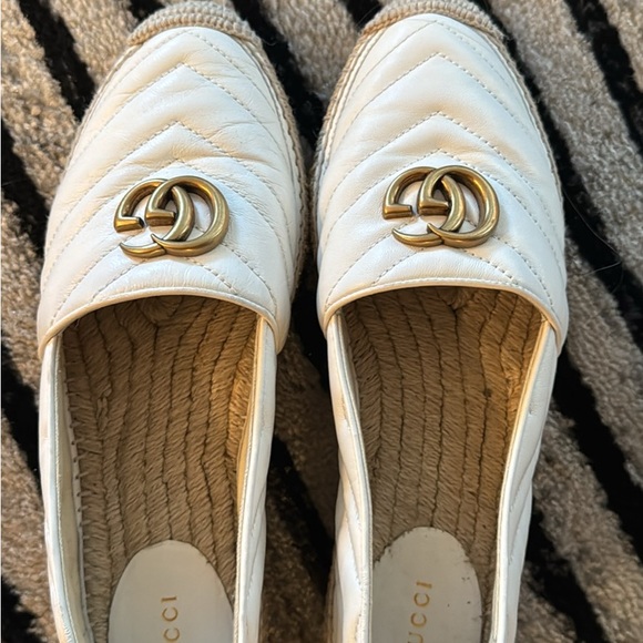 Gucci Cream Espadrille Flats with Gold Logo - Picture 1 of 5